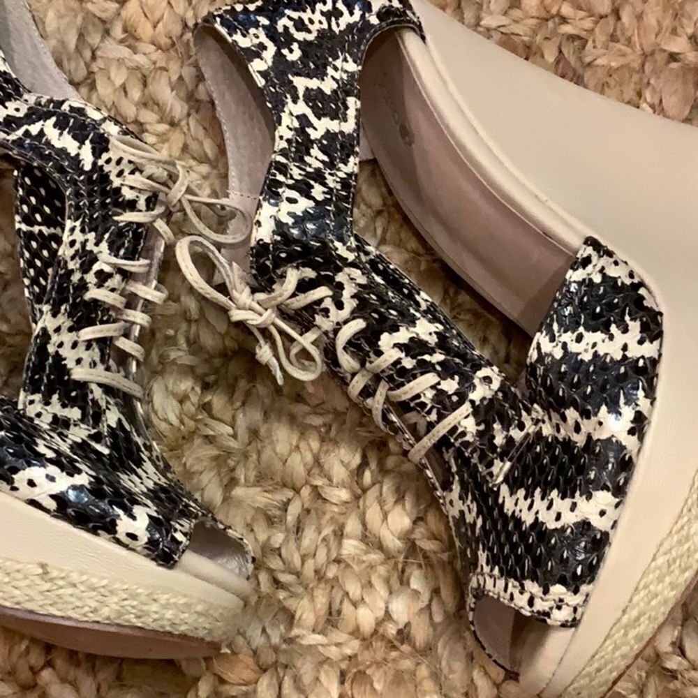 Plomo Esther Wedge Snakeskin T-Strap Sandal 9/39 - Picture 15 of 15